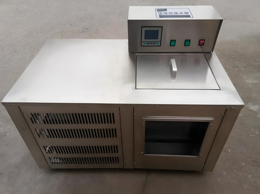 Reactor de refrigeración con tanque de agua de baja temperatura y temperatura constante
