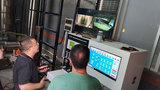 Laboratorio de pruebas realiza la prueba de resistencia a la propagación vertical de la llama en conductores, equipos de prueba