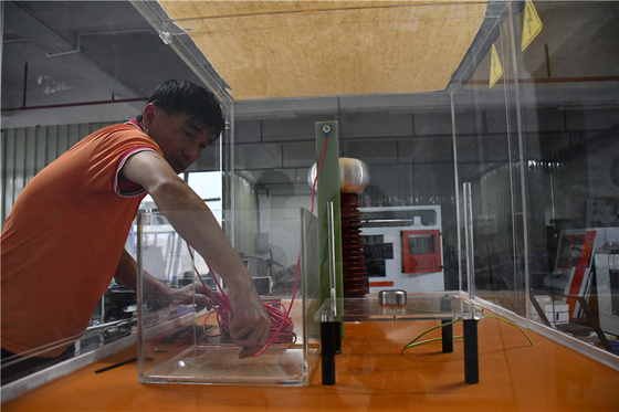 Equipo de ensayo de resistencia eléctrica de 100 KV según la máquina de ensayo de laboratorio IEC 60243-1